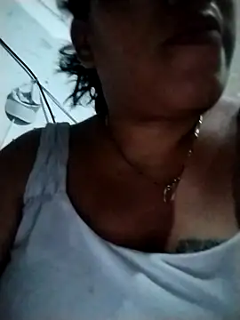 Snapshot of Big_ass_submissive chatting on 10/25/25, 01:13 Big ass submissive online show from 10/25/25, 01:13