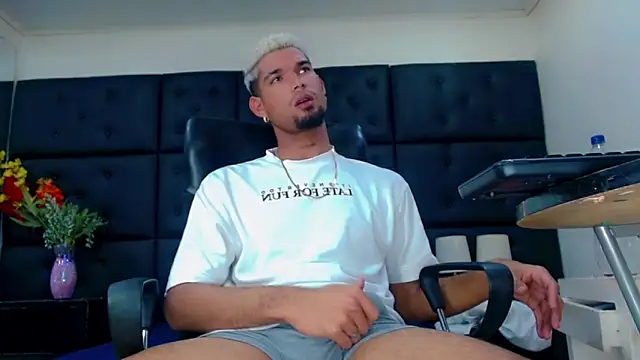 StivBigCock online show from 10/26/25, 02:23