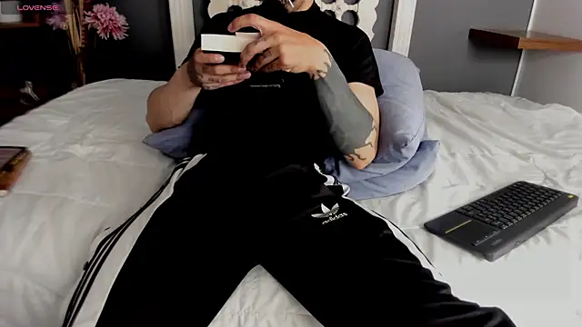 Mr Klein 69 online show from 12/14/25, 01:11