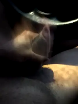 Snapshot of safadomoreno chatting on 11/15/25, 09:21 safadomoreno online show from 11/15/25, 09:21