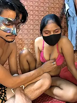 Snapshot of Antique-stickchart-couple chatting on 10/24/25, 01:07 Antique-stickchart-couple online show from 10/24/25, 01:07