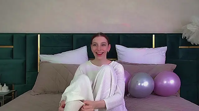 Snapshot of VeronicaVances chatting on 06/12/26, 06:29 VeronicaVances online show from 06/12/26, 06:29