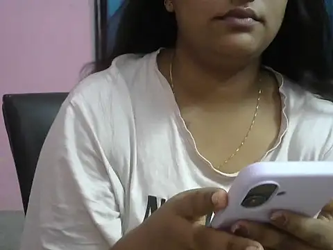 Snapshot of Queenxxx98 chatting on 10/22/25, 07:57 Queenxxx98 online show from 10/22/25, 07:57