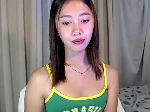 lovely kiannaHugecock online show from 09/13/25, 08:36
