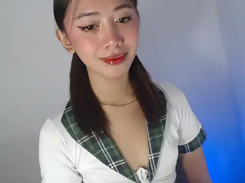 lovely kiannaHugecock online show from 09/29/25, 04:23