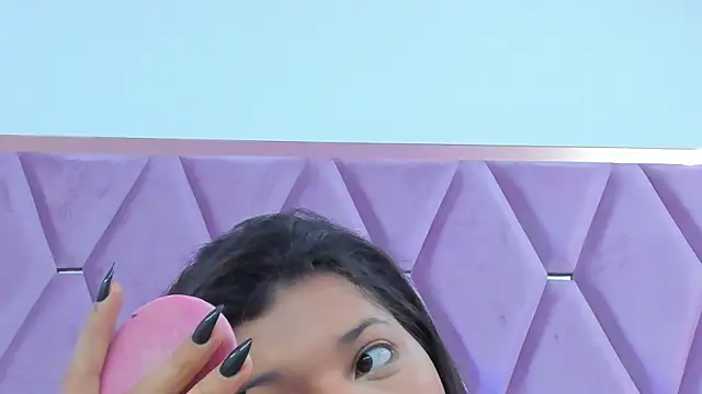 Snapshot of MaskedGirl_ chatting on 10/17/25, 11:46 MaskedGirl  online show from 10/17/25, 11:46