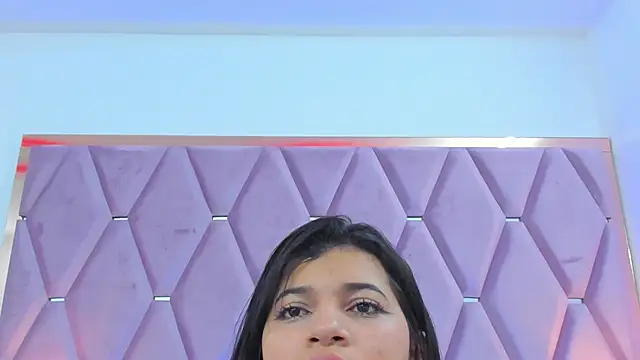 Snapshot of MaskedGirl_ chatting on 10/19/25, 01:01 MaskedGirl  online show from 10/19/25, 01:01