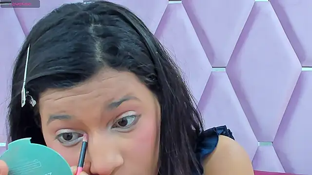 Snapshot of MaskedGirl_ chatting on 10/29/25, 12:07 MaskedGirl  online show from 10/29/25, 12:07