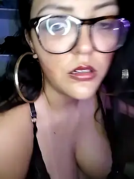 Snapshot of AuroraChest chatting on 09/14/25, 07:13 AuroraChest online show from 09/14/25, 07:13