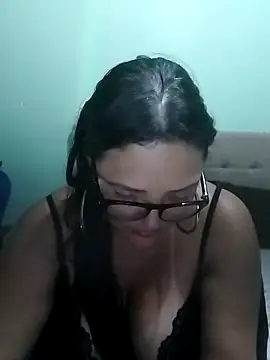 Snapshot of AuroraChest chatting on 10/06/25, 09:12 AuroraChest online show from 10/06/25, 09:12