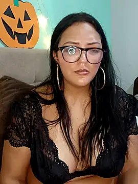 Snapshot of AuroraChest chatting on 11/02/25, 12:40 AuroraChest online show from 11/02/25, 12:40