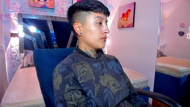 abby thommson1 online show from 10/15/25, 04:01