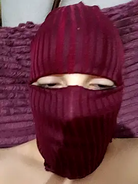 Snapshot of Ahalm chatting on 11/19/25, 10:21 Ahalm online show from 11/19/25, 10:21