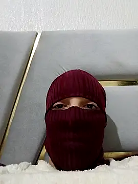 Snapshot of Ahalm chatting on 11/20/25, 11:37 Ahalm online show from 11/20/25, 11:37