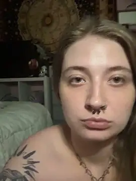rosaleejaden online show from 09/12/25, 12:44