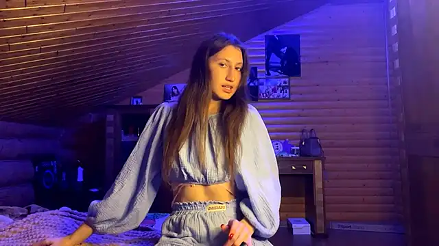 Snapshot of Shyselly chatting on 09/12/25, 04:18 Shyselly online show from 09/12/25, 04:18