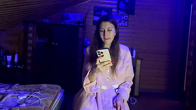 Snapshot of Shyselly chatting on 10/04/25, 07:12 Shyselly online show from 10/04/25, 07:12