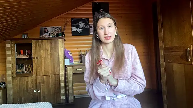 Snapshot of Shyselly chatting on 10/05/25, 02:15 Shyselly online show from 10/05/25, 02:15