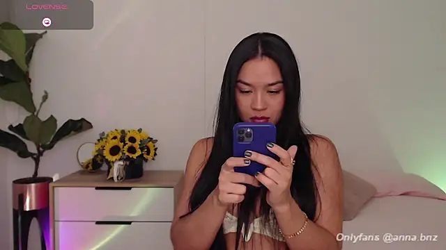 Annabnz online show from 11/18/25, 12:05