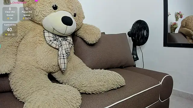 Zahra milks online show from 10/14/25, 01:45