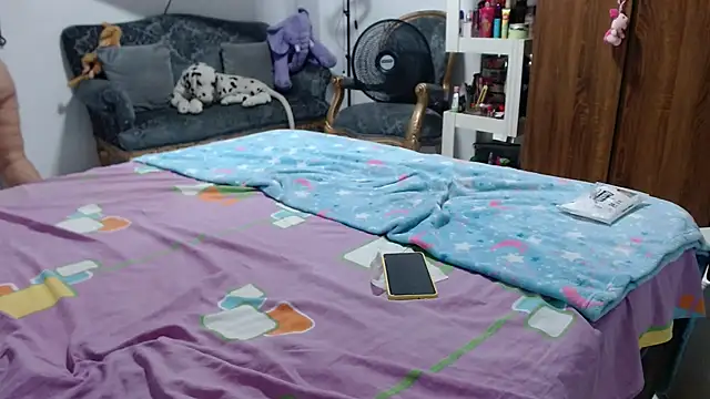 devora clark online show from 11/11/25, 02:00