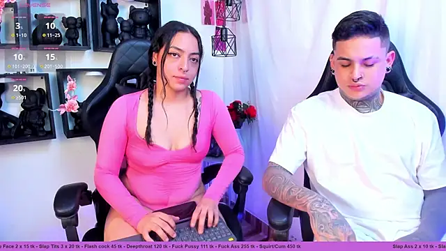 Snapshot of Sarahandzack chatting on 10/24/25, 01:35 Sarahandzack online show from 10/24/25, 01:35