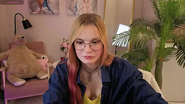 Ginger Emma online show from 09/28/25, 05:24