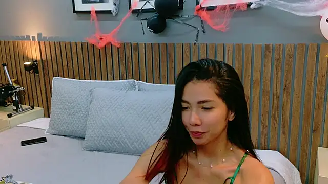 Snapshot of luna_roja25 chatting on 10/31/25, 01:01 luna roja25 online show from 10/31/25, 01:01