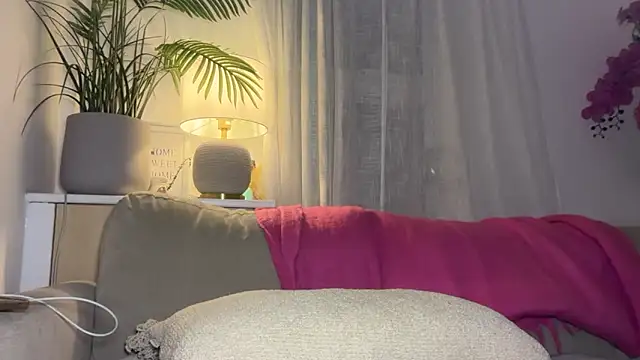 KayleeBella online show from 09/16/25, 08:43