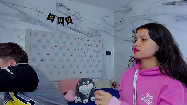 Ari and Storm online show from 04/28/26, 01:49