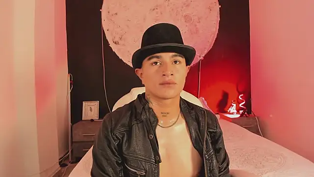 Snapshot of LiamDeep chatting on 09/14/25, 04:44 LiamDeep online show from 09/14/25, 04:44