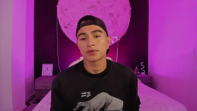 Snapshot of LiamDeep chatting on 09/15/25, 05:51 LiamDeep online show from 09/15/25, 05:51