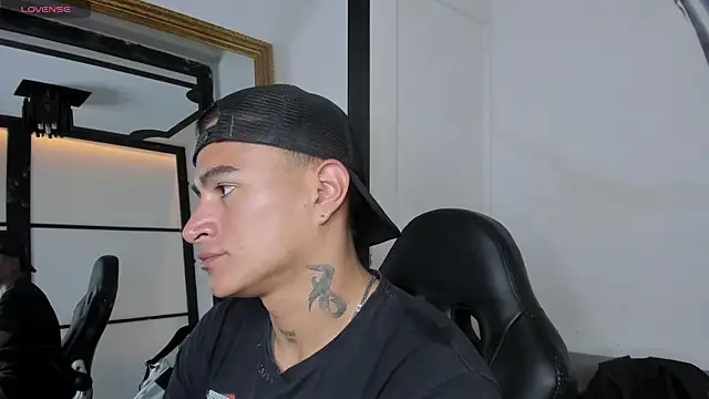 Snapshot of LiamDeep chatting on 09/27/25, 08:14 LiamDeep online show from 09/27/25, 08:14