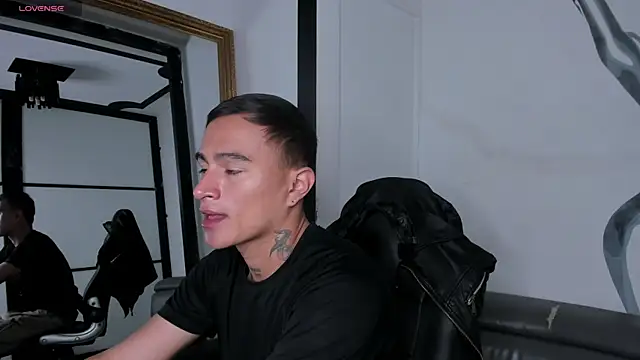 Snapshot of LiamDeep chatting on 09/28/25, 04:12 LiamDeep online show from 09/28/25, 04:12