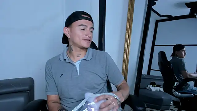 Snapshot of LiamDeep chatting on 10/03/25, 07:44 LiamDeep online show from 10/03/25, 07:44