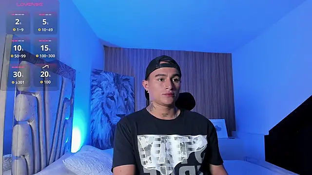 Snapshot of LiamDeep chatting on 10/10/25, 05:45 LiamDeep online show from 10/10/25, 05:45