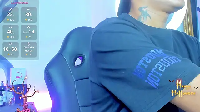 Snapshot of LiamDeep chatting on 10/20/25, 08:42 LiamDeep online show from 10/20/25, 08:42