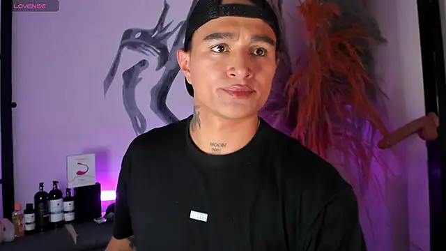 Snapshot of LiamDeep chatting on 10/23/25, 09:02 LiamDeep online show from 10/23/25, 09:02