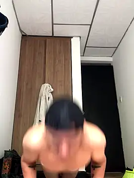 Snapshot of LiamDeep chatting on 11/04/25, 03:33 LiamDeep online show from 11/04/25, 03:33