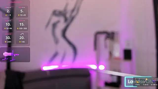 Snapshot of LiamDeep chatting on 11/19/25, 08:42 LiamDeep online show from 11/19/25, 08:42