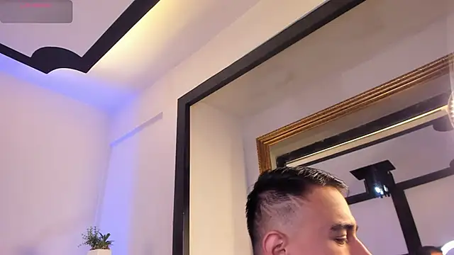 Snapshot of LiamDeep chatting on 12/04/25, 12:58 LiamDeep online show from 12/04/25, 12:58