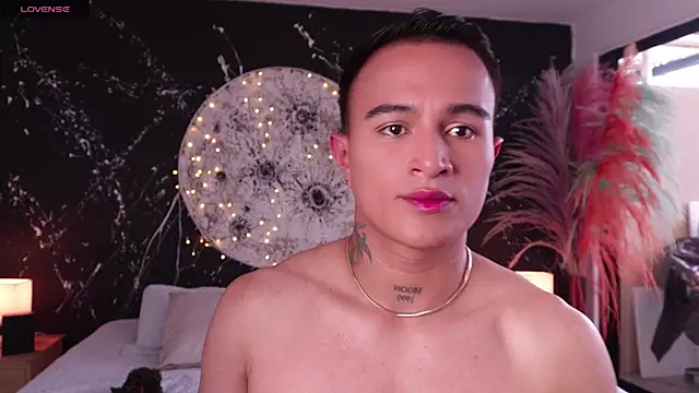 Snapshot of LiamDeep chatting on 12/14/25, 08:57 LiamDeep online show from 12/14/25, 08:57