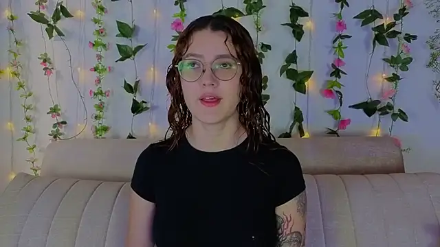 MiaWinxxx online show from 10/25/25, 09:09