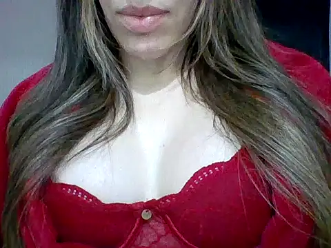 Yasleal online show from 06/08/26, 10:32
