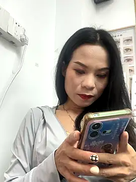 Baby-mmm online show from 10/28/25, 07:12