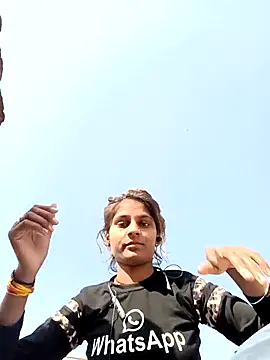 Snapshot of Jyoti_thakurr chatting on 11/11/25, 04:56 Jyoti thakurr online show from 11/11/25, 04:56