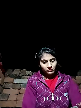 Snapshot of Jyoti_thakurr chatting on 11/11/25, 05:02 Jyoti thakurr online show from 11/11/25, 05:02