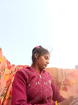 Snapshot of Jyoti_thakurr chatting on 11/20/25, 02:45 Jyoti thakurr online show from 11/20/25, 02:45