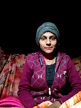 Snapshot of Jyoti_thakurr chatting on 11/21/25, 09:57 Jyoti thakurr online show from 11/21/25, 09:57