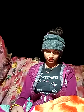 Snapshot of Jyoti_thakurr chatting on 11/28/25, 10:34 Jyoti thakurr online show from 11/28/25, 10:34